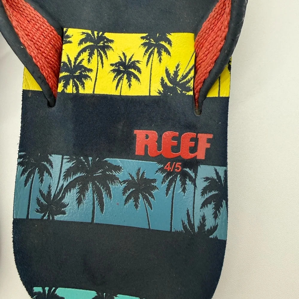 Reef Youth Flip Flops Size 4/5 Palm Tree Stripe Beach Sandals Kids